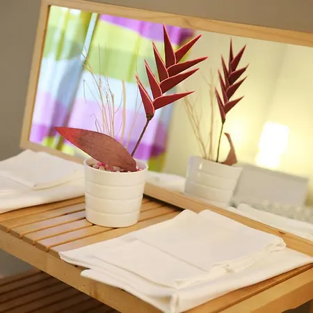 Charming House בית הארחה 3*