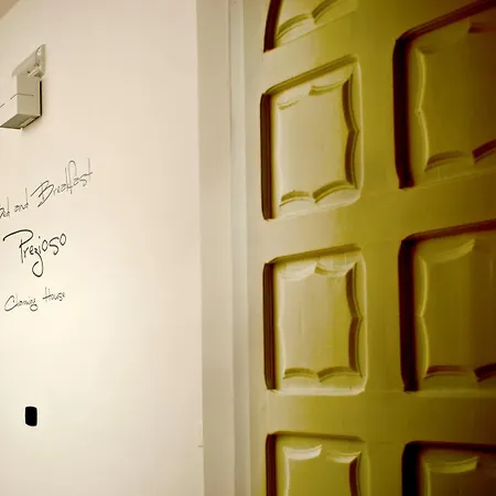 בית הארחה Charming House 3*