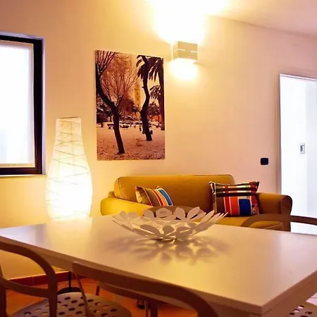 Charming House בית הארחה 3*