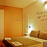 Charming House بارليتا
