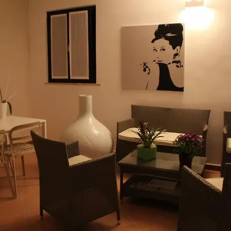 Charming House بارليتا